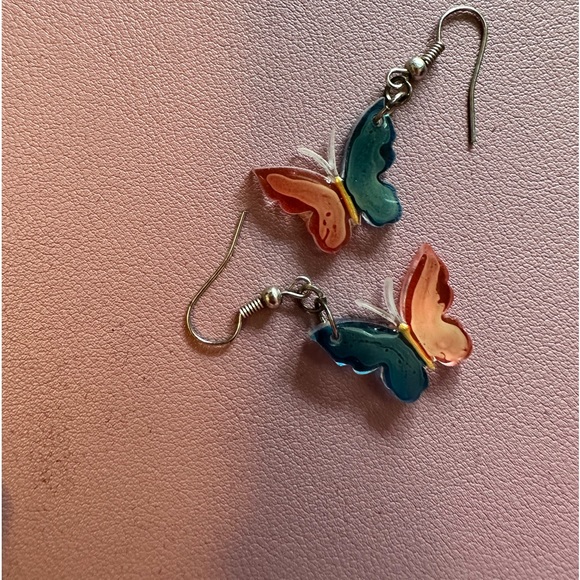 Wooden Butterfly Jewelry Box - Puzzle Form, with necklace & 2 pairs of earrings - Picture 4 of 10